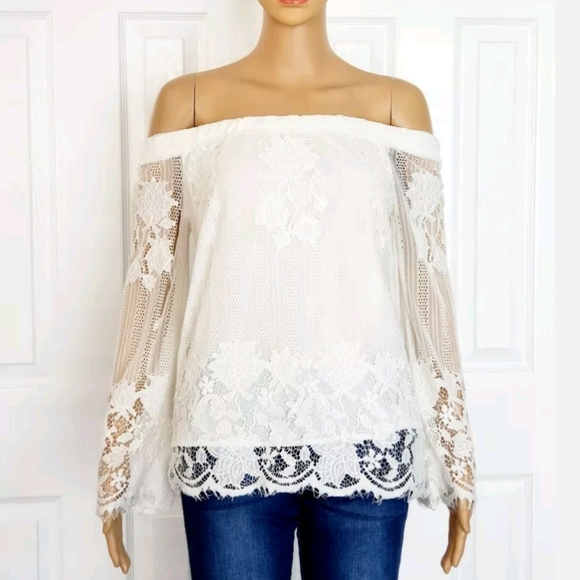Strapless Lace Blouse - Picture 4 of 5